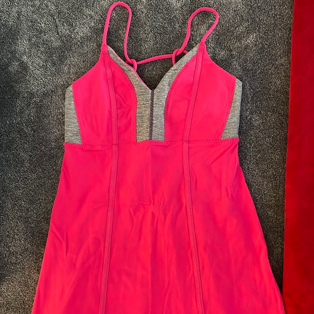 Lululemon tank top